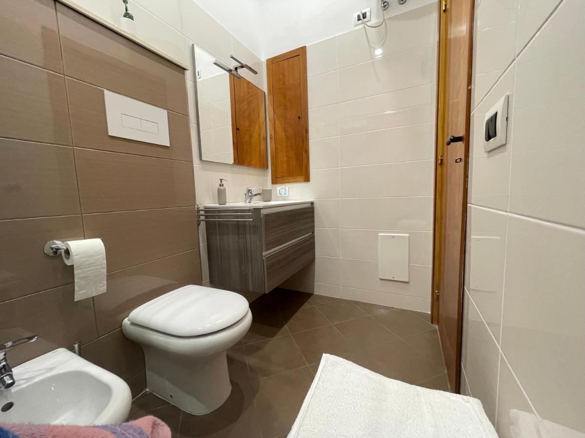 La Finestra Sul Corso Apartment Naples Exterior photo